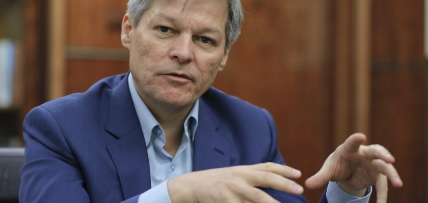 Cioloș, despre comasarea alegerilor: Lui Ciucă și Ciolacu le e teamă că-și vor pierde influența în partide