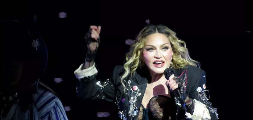 Madonna va susţine un concert pe plaja Copacabana din Brazilia