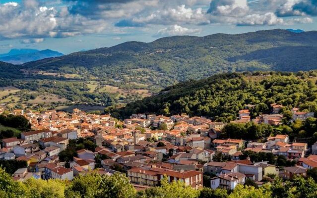Satul italian care nu îşi poate vinde casele goale cu un euro
