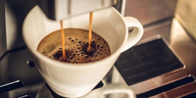 Sfaturi pentru o dimineață mai bună: 6 lucruri pe care să le faci înainte de a-ți bea cafeaua
