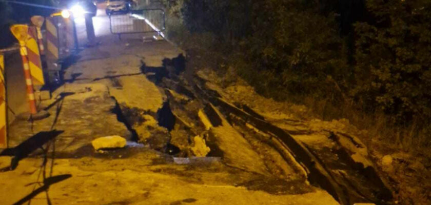 Stradă afectată de o alunecare de teren în Cluj-Napoca