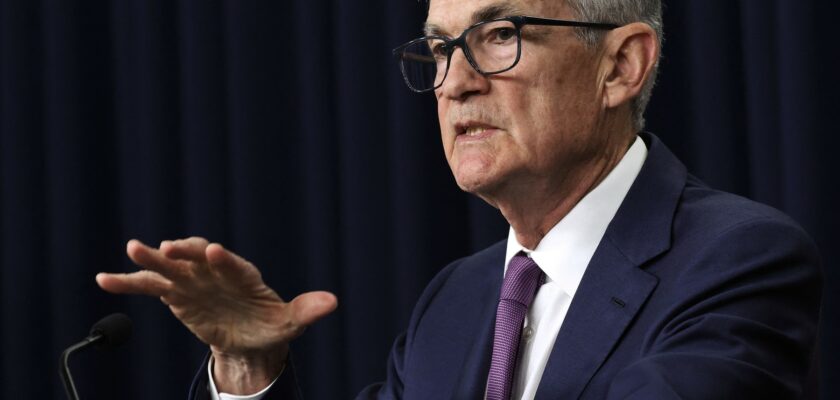 Președintele Rezervei Federale: Dobânzile vor rămâne ridicate pentru mai mult timp
