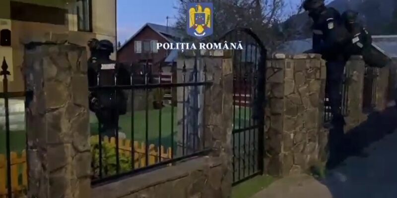Sechestru pe bunurile unor persoane care ar fi luat ilegal fonduri prin Start-up Nation