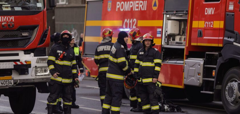 Incendiu devastator în Vrancea. Trei case și o anexă au fost făcute scrum
