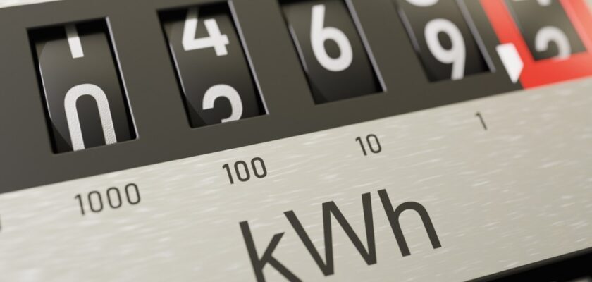 Cât se pot scumpi facturile după renunțarea la prețurile plafonate ale energiei electrice. Precizări oficiale