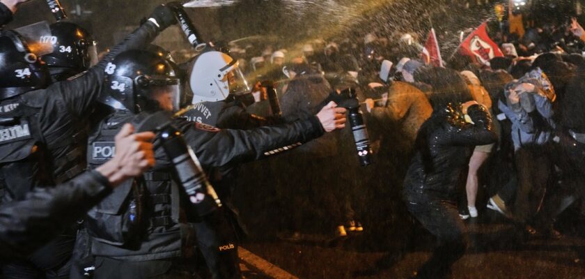 MAE emite avertizare de călătorie pentru Turcia, după protestele din capitala Ankara, Istanbul, Izmir şi alte mari oraşe