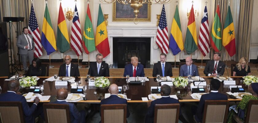 VIDEO Gafă la Casa Albă. Trump l-a întrebat pe președintele Liberiei unde a învățat engleza, limba oficială a țării sale