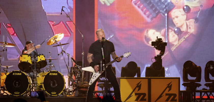 ANPC verifică dacă biletele la concertul Metallica s-au vândut legal / Cât au costat biletele
