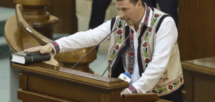 Senator SOS prins la furat