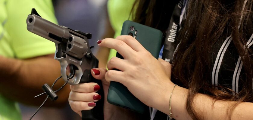 Revolvere cu muniție reală: Cadoul lui Erdogan pentru liderii NATO. Un premier spune că a fost nevoit să lase pistolul în Turcia