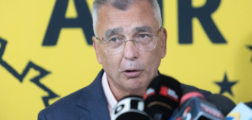 Petrișor Peiu explică fotografia cu George Simion și consilierul prezidențial Marius Lazurca: „Nu sunt negocieri ascunse”
